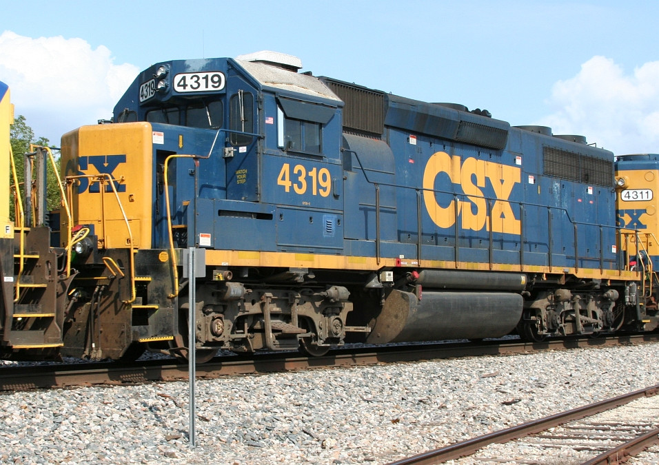 CSX 4319 on Q453